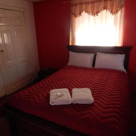 Hostal Imperial Quito Exterior photo