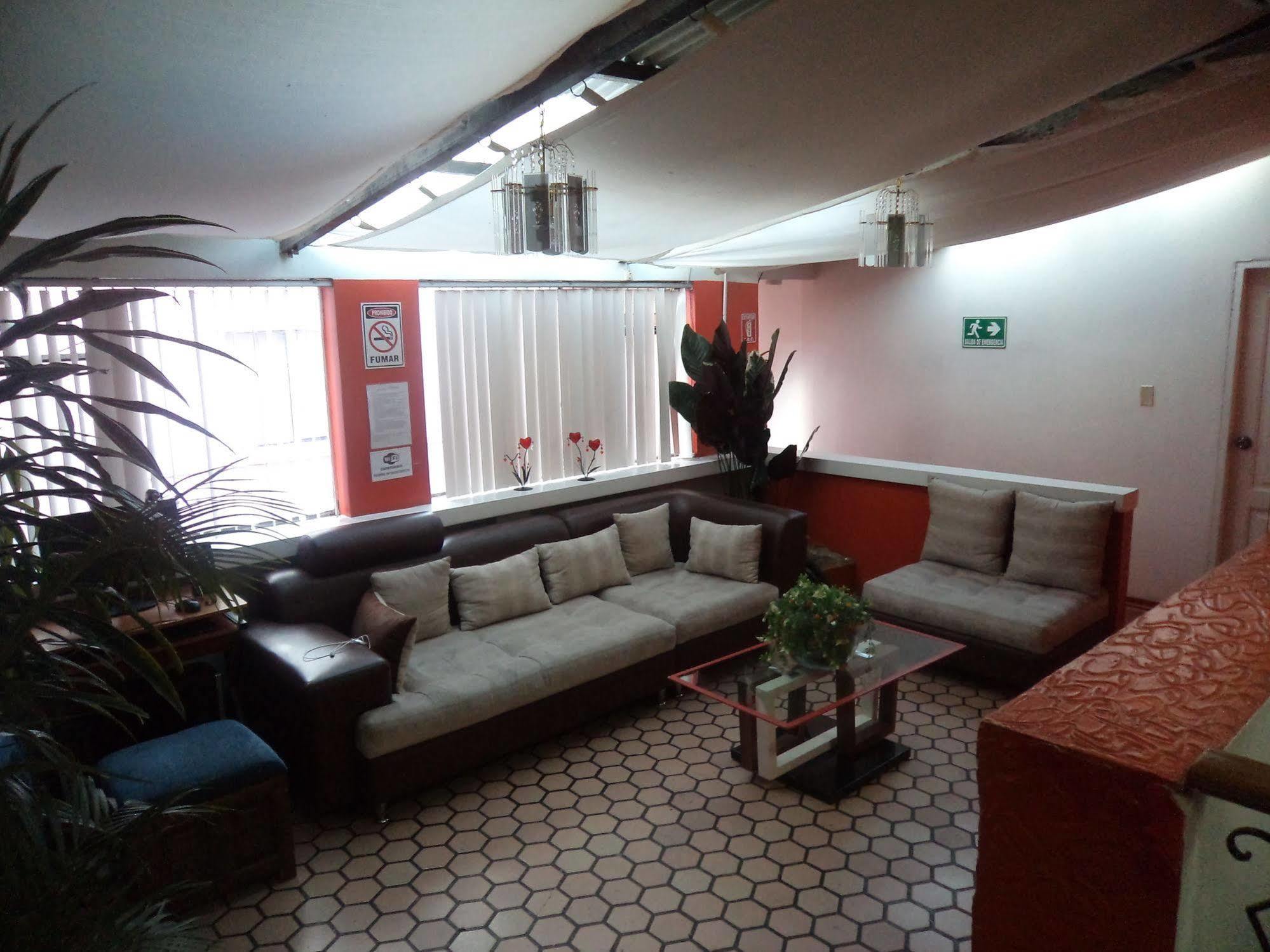 Hostal Imperial Quito Exterior photo